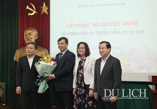 Lãnh đạo TCDL chúc mừng Tổng cục trưởng TCDL Nguyễn Trùng Khánh